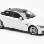 BMW M4 F82 Frozen Brilliant Blanco Paragon 1:18 PA-97101 - image 6 of 8