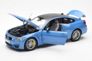 BMW M4 F82 Yas Marina Azul Paragon 1:18 PA-97102 Metal - imagen 2 de 8