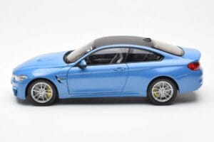 BMW M4 F82 Yas Marina Azul Paragon 1:18 PA-97102 Metal - imagen 4 de 8
