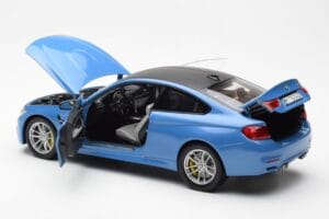 BMW M4 F82 Yas Marina Azul Paragon 1:18 PA-97102 Metal - imagen 5 de 8