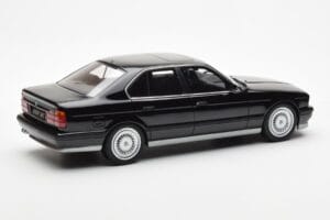 BMW M5 E34 Negro Otto 1:18 OT690 Resina - imagen 2 de 6