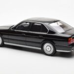 BMW M5 E34 Negro Otto 1:18 - image 5 of 6