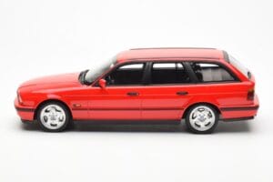 BMW M5 E34 Touring Rojo Otto 1:18 OT951 Resina - imagen 3 de 6