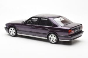 BMW M5 E34 Violeta Otto 1:18 OT106 Resina - imagen 5 de 6