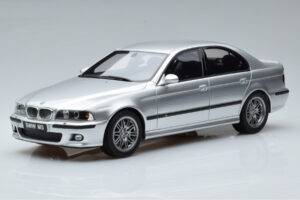 BMW M5 E39 Plata Otto 1:18