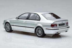 BMW M5 E39 Plata Otto 1:18 OT747B Resina - imagen 5 de 7