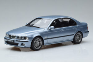 BMW M5 E39 Silverwater Azul Otto 1:18