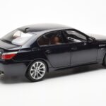 BMW M5 E60 Carbon Negro Kyosho 1:18 - image 3 of 8