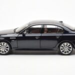 BMW M5 E60 Carbon Negro Kyosho 1:18 - image 4 of 8