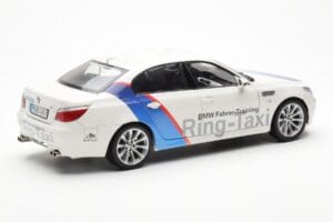 BMW M5 E60 Ring Taxi Nurburgring Kyosho 1:18 08593RT Metal - imagen 3 de 8