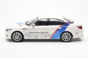 BMW M5 E60 Ring Taxi Nurburgring Kyosho 1:18 08593RT Metal - imagen 4 de 8
