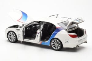 BMW M5 E60 Ring Taxi Nurburgring Kyosho 1:18 08593RT Metal - imagen 5 de 8