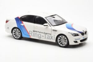 BMW M5 E60 Ring Taxi Nurburgring Kyosho 1:18 08593RT Metal - imagen 6 de 8