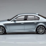 BMW M5 E60 Plata Otto 1:18 - image 3 of 6