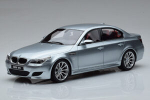 BMW M5 E60 Plata Otto 1:18