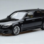 BMW M5 E61 Touring Negro Otto 1:18