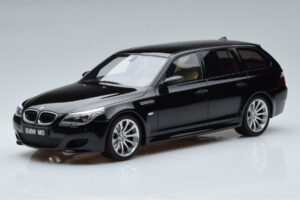 BMW M5 E61 Touring Negro Otto 1:18