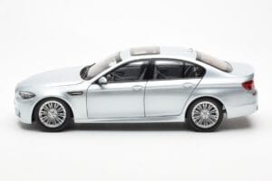 BMW M5 F10 Silverstone Plata Paragon 1:18 80432186353 Metal - imagen 4 de 8
