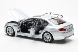 BMW M5 F10 Silverstone Plata Paragon 1:18 80432186353 Metal - imagen 5 de 8