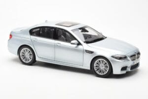 BMW M5 F10 Silverstone Plata Paragon 1:18 80432186353 Metal - imagen 6 de 8