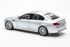 BMW M5 F10 Silverstone Plata Paragon 1:18 80432186353 Metal - imagen 7 de 8