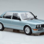 BMW M535i E12 Azul Norev 1:18 - image 4 of 6