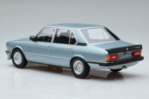 BMW M535i E12 Azul Norev 1:18 183269 Metal - imagen 5 de 6