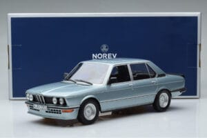 BMW M535i E12 Azul Norev 1:18 183269 Metal - imagen 6 de 6