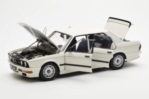 BMW M535i E28 Alpine Blanco AUTOart 1:18 75161 Metal - imagen 2 de 10