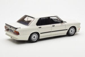 BMW M535i E28 Alpine Blanco AUTOart 1:18 75161 Metal - imagen 3 de 10