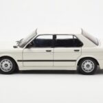 BMW M535i E28 Alpine Blanco AUTOart 1:18 - image 4 of 10