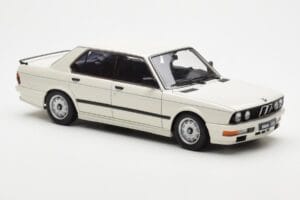 BMW M535i E28 Alpine Blanco AUTOart 1:18 75161 Metal - imagen 6 de 10