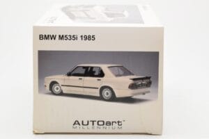 BMW M535i E28 Alpine Blanco AUTOart 1:18 75161 Metal - imagen 8 de 10
