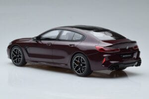 BMW M8 F93 Competition Gran Coupé Amatista Metálico GT Spirit 1:18 GT285 Resina - imagen 4 de 6