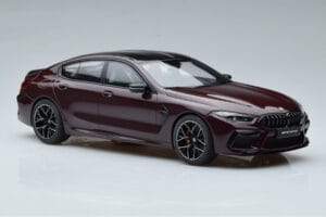 BMW M8 F93 Competition Gran Coupé Amatista Metálico GT Spirit 1:18 GT285 Resina - imagen 5 de 6