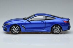 BMW M850i G15 Azul Metálico Norev 1:18 183286 Metal - imagen 4 de 7