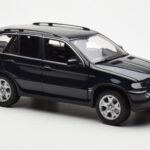 BMW X5 4.4i E53 Azul Oscuro Kyosho 1:18 - image 6 of 8