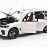 BMW X5 G05 Blanco Paragon 1:18 - image 2 of 8