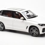 BMW X5 G05 Blanco Paragon 1:18 - image 6 of 8