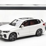 BMW X5 G05 Blanco Paragon 1:18 - image 8 of 8