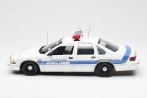 Chevrolet Caprice Sebring Policía UT Models 1:18 21029 Metal - imagen 3 de 6