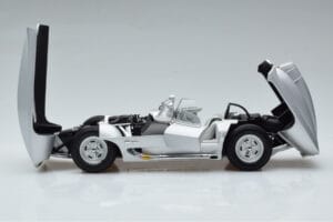 Chevrolet Corvette C1 Stingray Concept AUTOart 1:18 71000 Metal - imagen 4 de 8