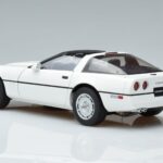 Chevrolet Corvette C4 Blanco AUTOart 1:18 71243 Metal - image 7 of 8