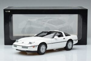 Chevrolet Corvette C4 Blanco AUTOart 1:18 71243 Metal - imagen 8 de 8