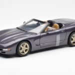 Chevrolet Corvette C5 Descapotable Morado Perla Metálico UT Models 1:18
