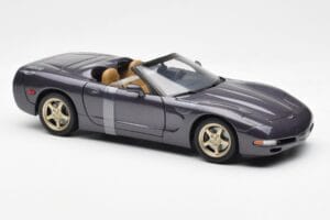 Chevrolet Corvette C5 Descapotable Morado Perla Metálico UT Models 1:18 21010 Metal - imagen 4 de 6