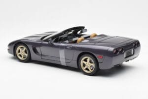Chevrolet Corvette C5 Descapotable Morado Perla Metálico UT Models 1:18 21010 Metal - imagen 5 de 6