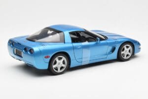 Chevrolet Corvette C5 Azul Metálico UT Models 1:18 21004 Metal - imagen 2 de 6