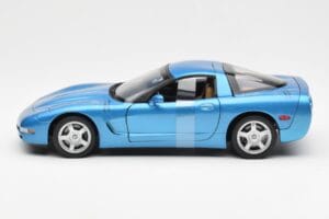 Chevrolet Corvette C5 Azul Metálico UT Models 1:18 21004 Metal - imagen 3 de 6