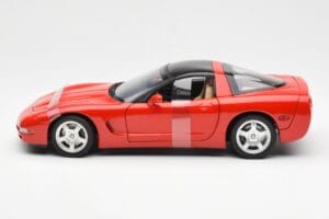 Chevrolet Corvette C5 Hardtop Rojo UT Models 1:18 21041 Metal - imagen 3 de 6
